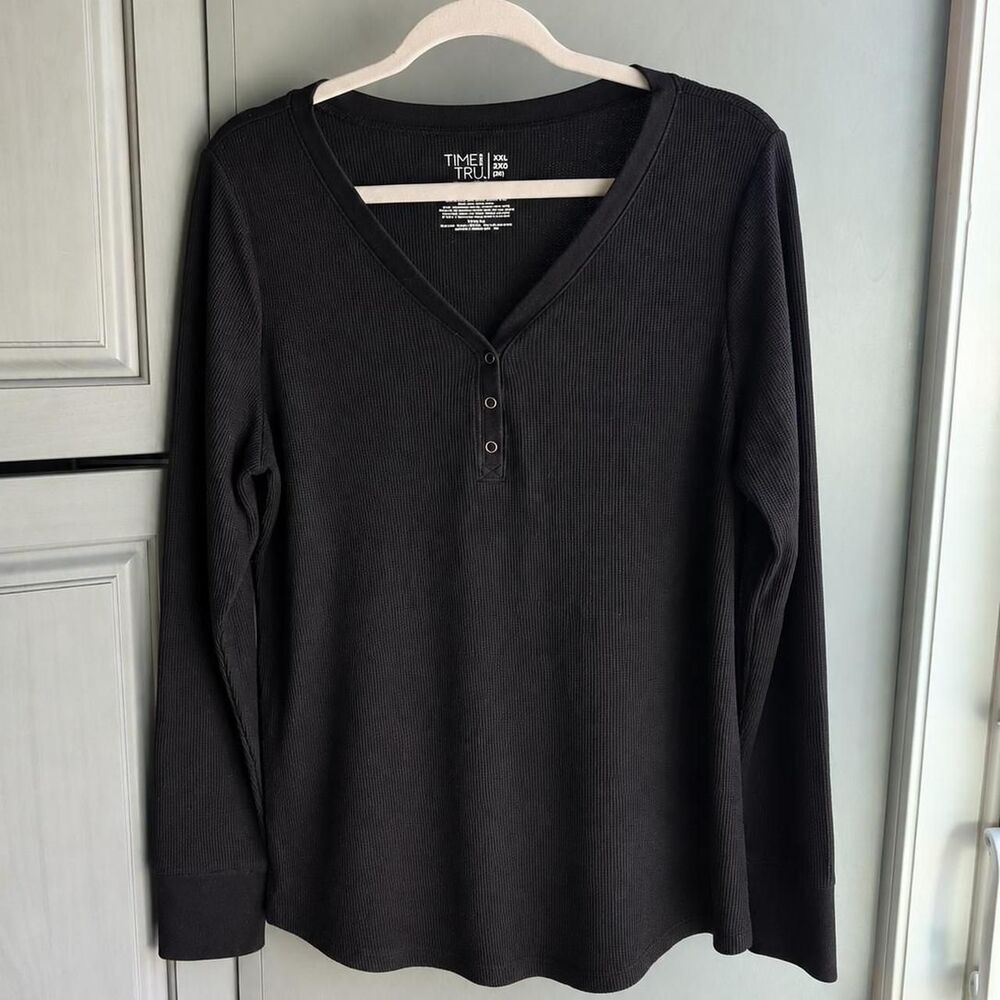 Time and Tru women’s XXL (20) black waffle-knit top snaps
